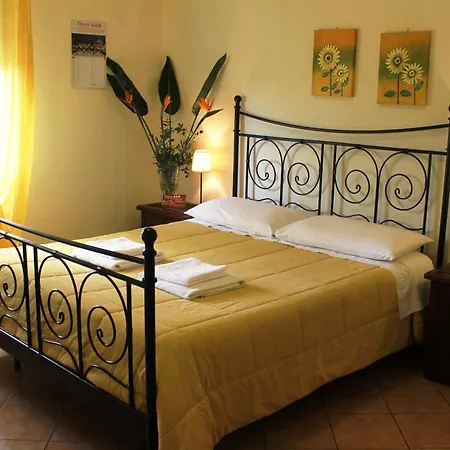 Titina 4*
